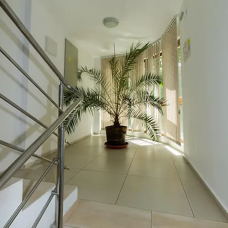 Apartamento April In